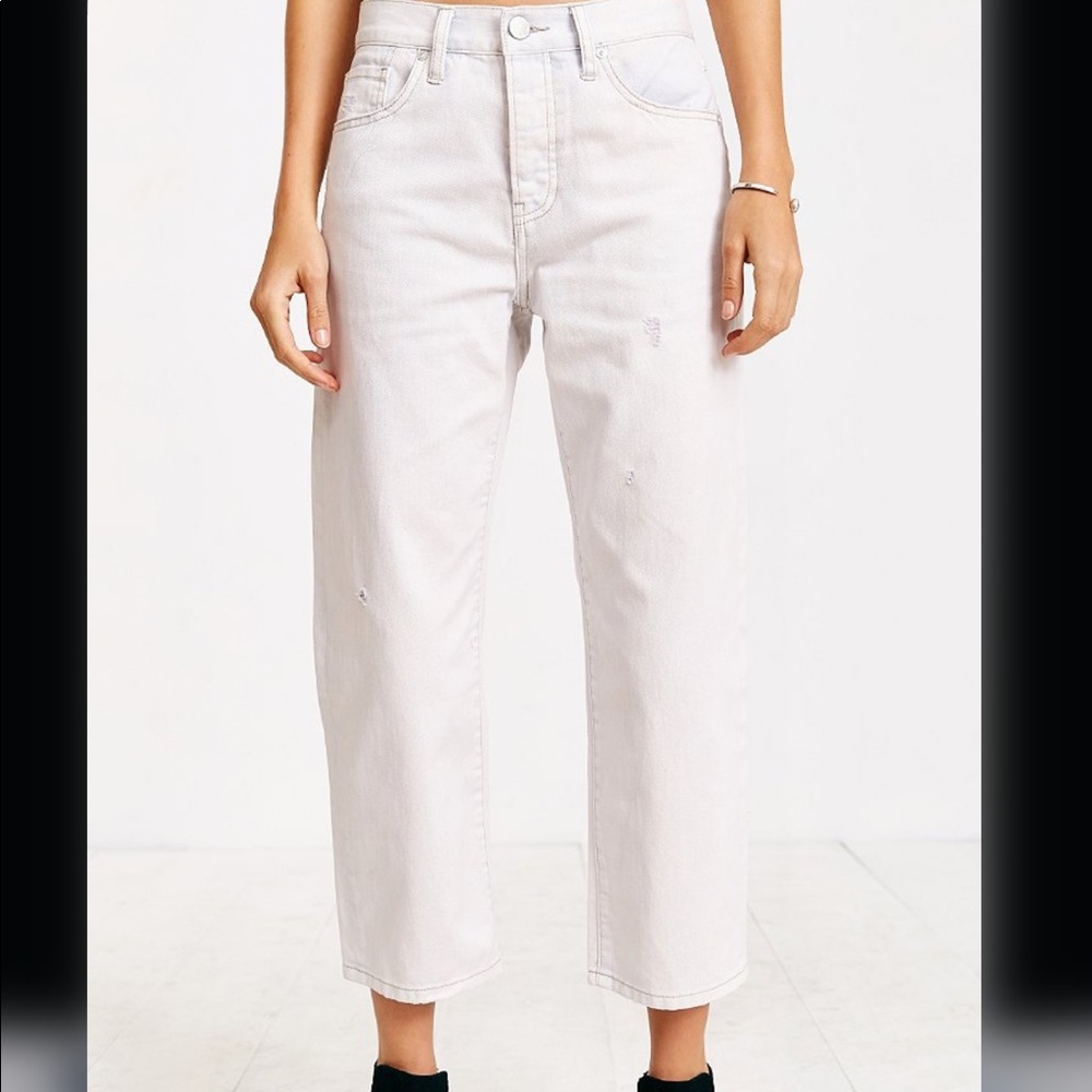 BDG Women's White Mid-Rise Relaxed Cropped Jean